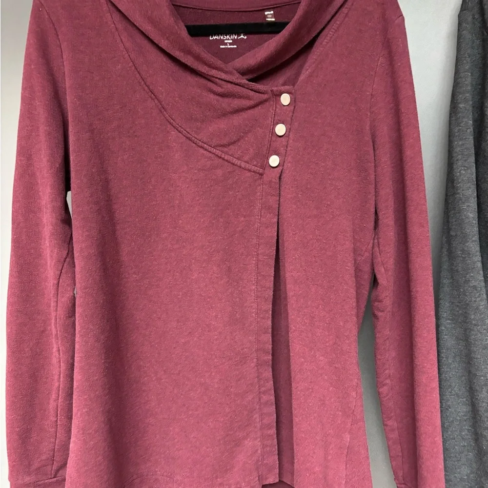 3 Danskin Cozy wrap tops with snap-Detail and cowl neck - Picture 3 of 9